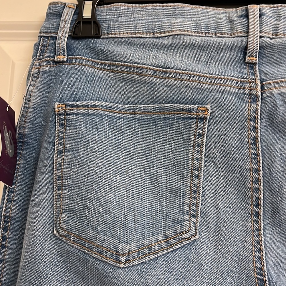 Gloria Vanderbilt ladies Jean shorts - Picture 8 of 9